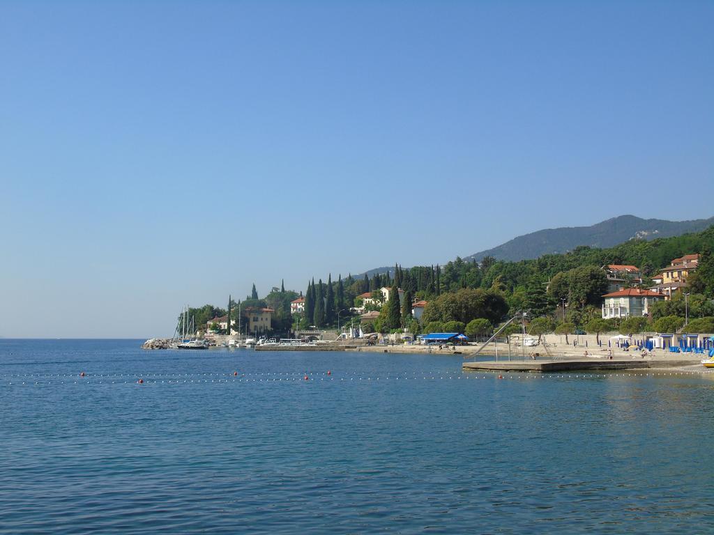 Apartments Sonja Opatija Bilik gambar