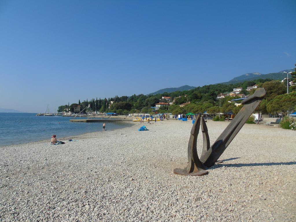 Apartments Sonja Opatija Bilik gambar