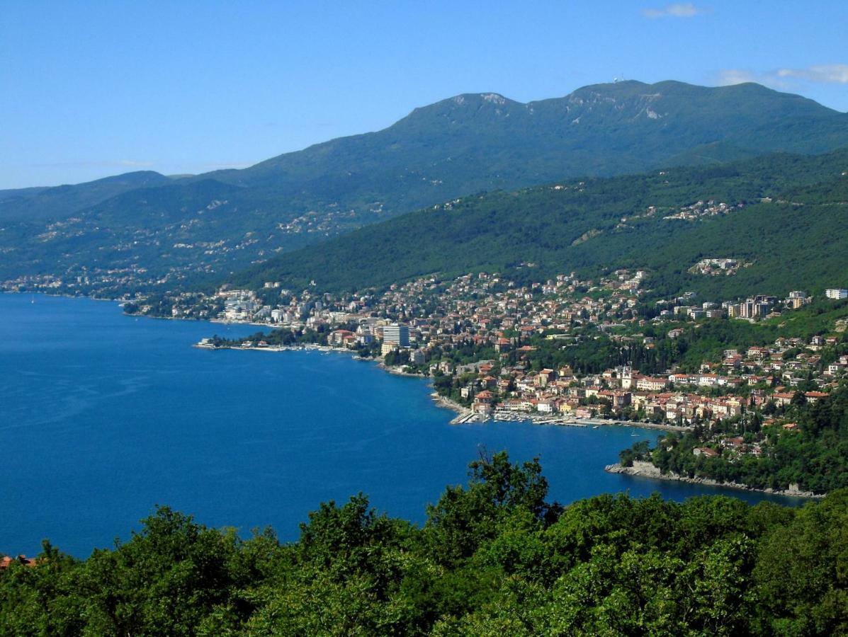 Apartments Sonja Opatija Luaran gambar